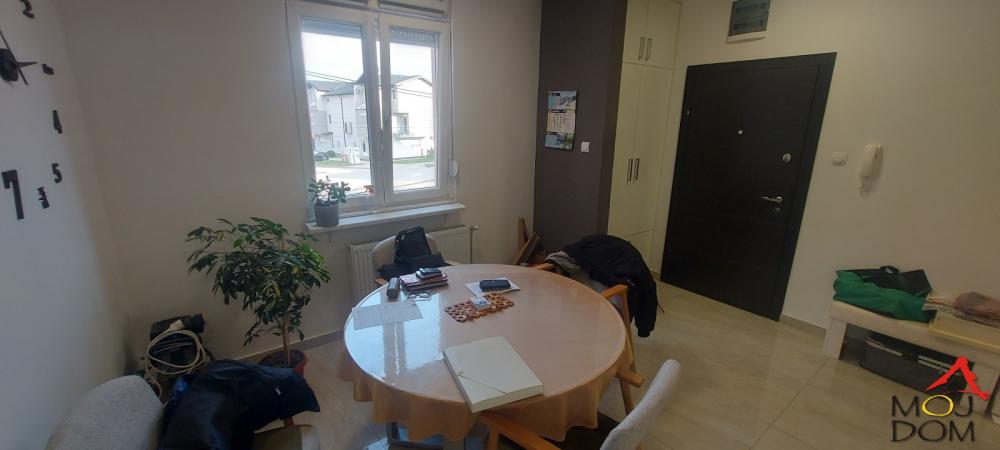 Slika 3 - Stan,NOVI SAD,ADICE,kv: 52, € 125000, ID: 1027711