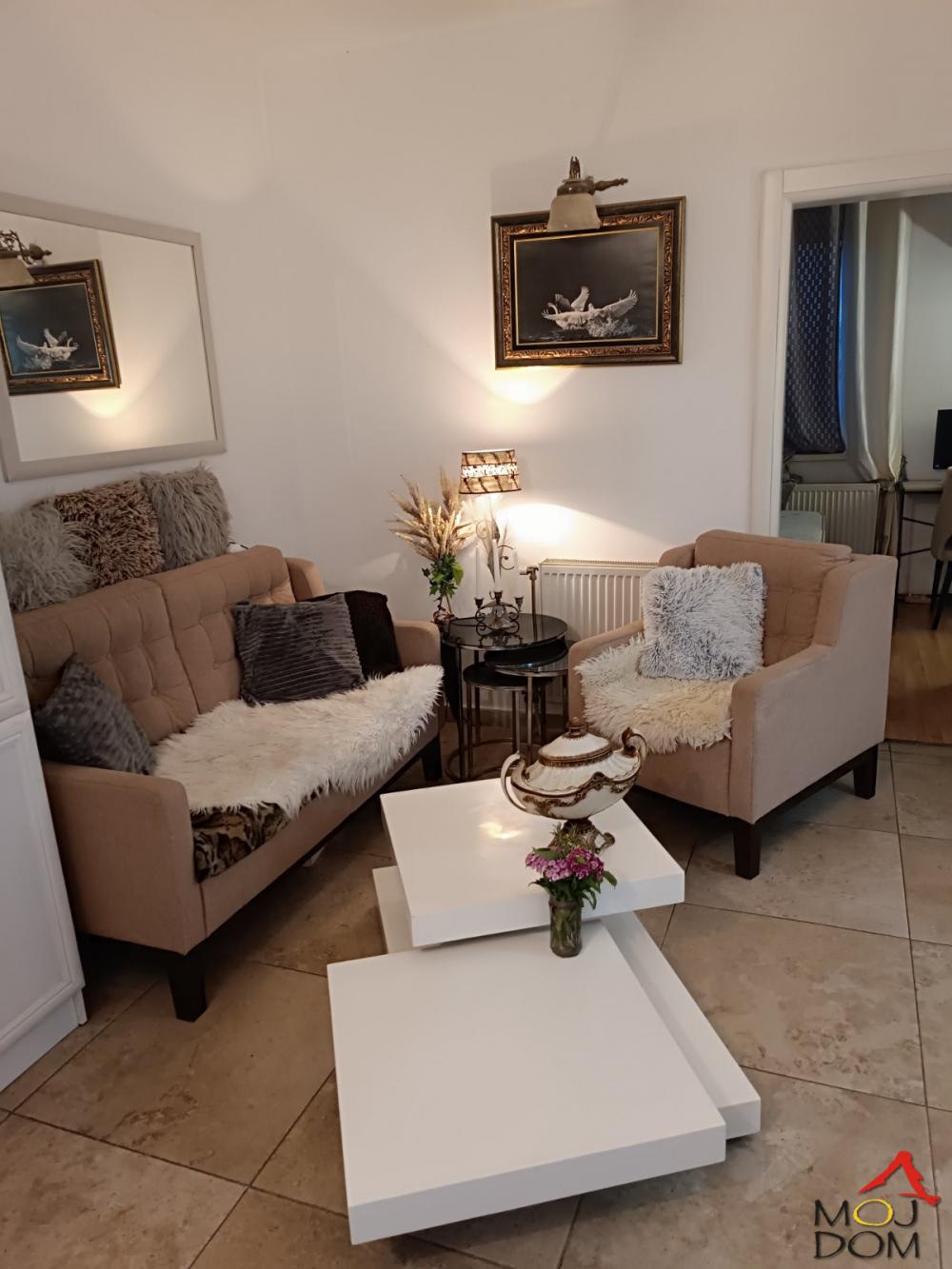 Slika 2 - Stan,NOVI SAD,BULEVAR,kv: 52, € 126700, ID: 1028342