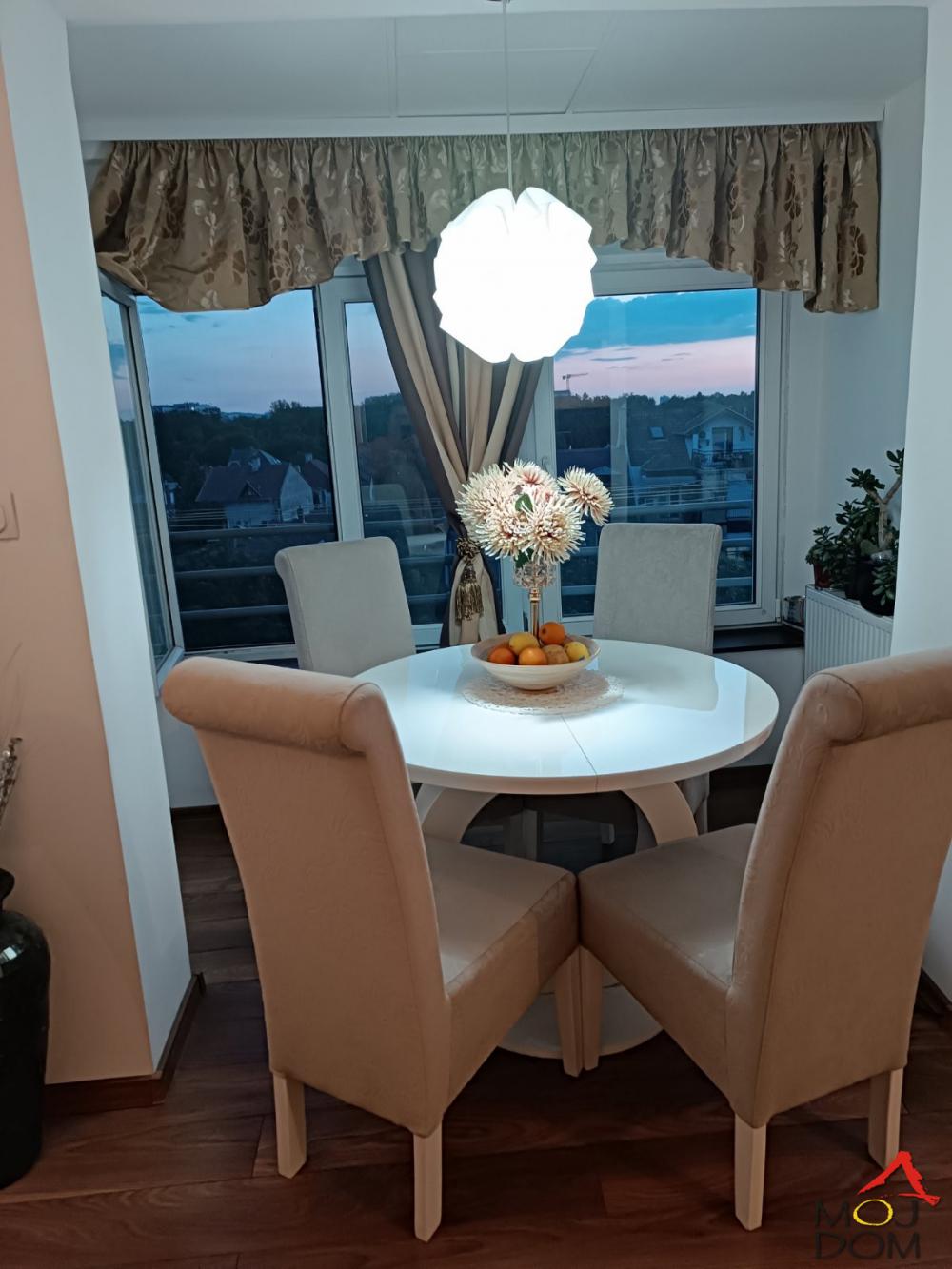Slika 8 - Stan,NOVI SAD,BULEVAR,kv: 52, € 126700, ID: 1028342