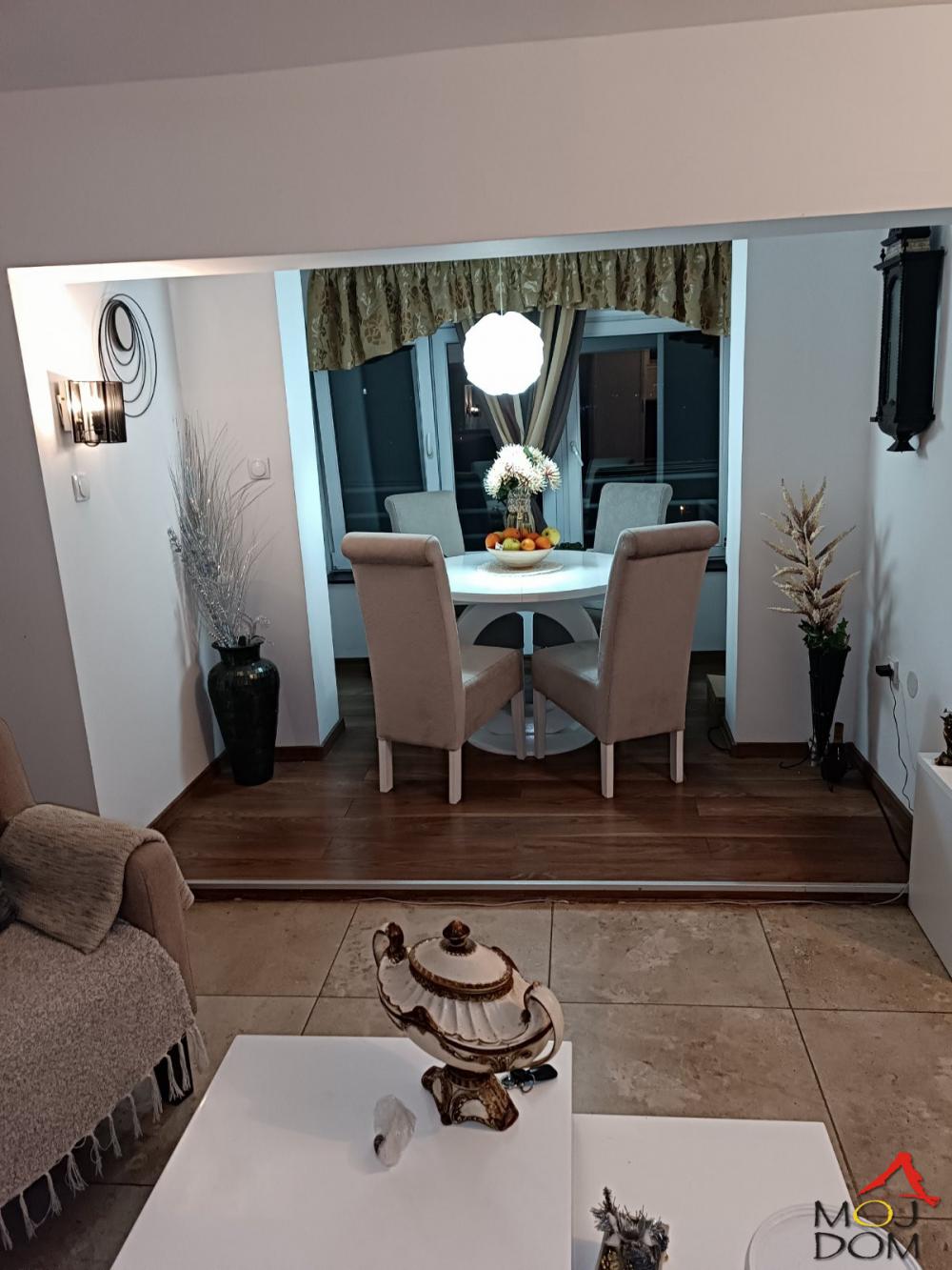 Slika 6 - Stan,NOVI SAD,BULEVAR,kv: 52, € 126700, ID: 1028342