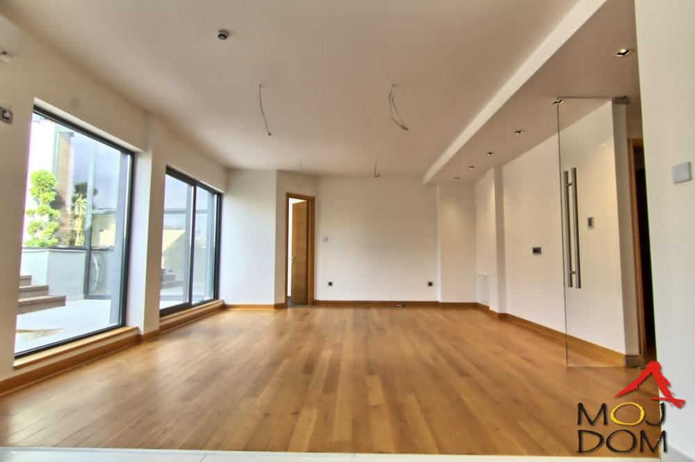 Slika 3 - Stan,NOVI SAD,ADAMOVIĆEVO NASELJE,kv: 243, € 618000, ID: 1027309