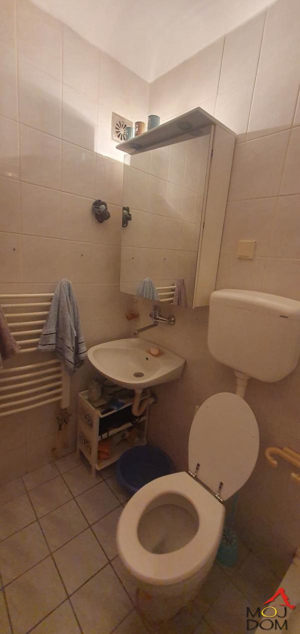 Slika 11 - Stan,NOVI SAD,BULEVAR,kv: 48, € 98900, ID: 1026620