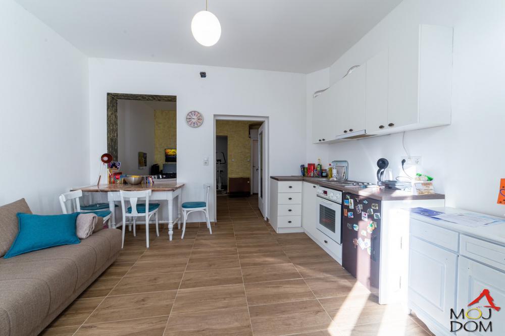 Slika 3 - Stan,NOVI SAD,CENTAR,kv: 36, € 90000, ID: 1029715