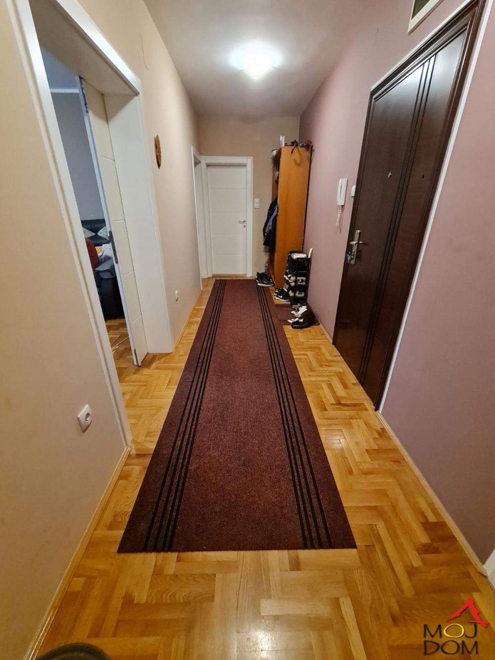 Slika 11 - Stan,NOVI SAD,TELEP,kv: 70, € 164800, ID: 1026748