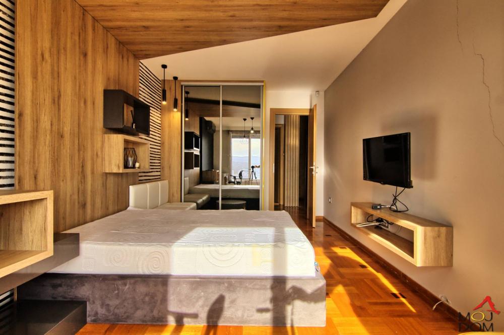 Slika 5 - Stan,NOVI SAD,SOMBORSKI BULEVAR,kv: 120, € 324000, ID: 1029772