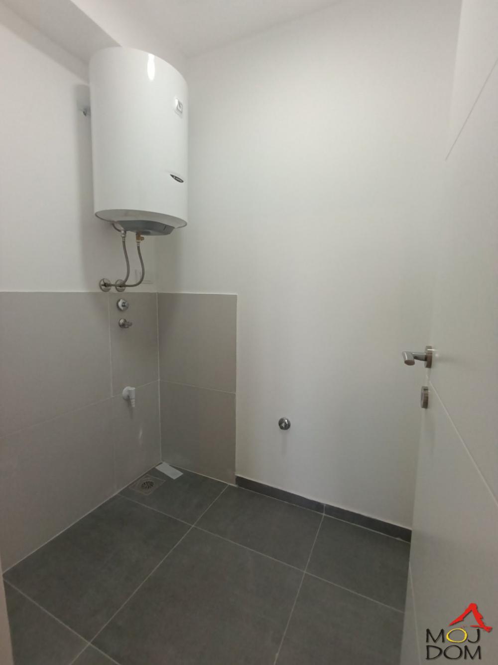 Slika 8 - Stan,NOVI SAD,PODBARA,kv: 45, € 131900, ID: 1030524