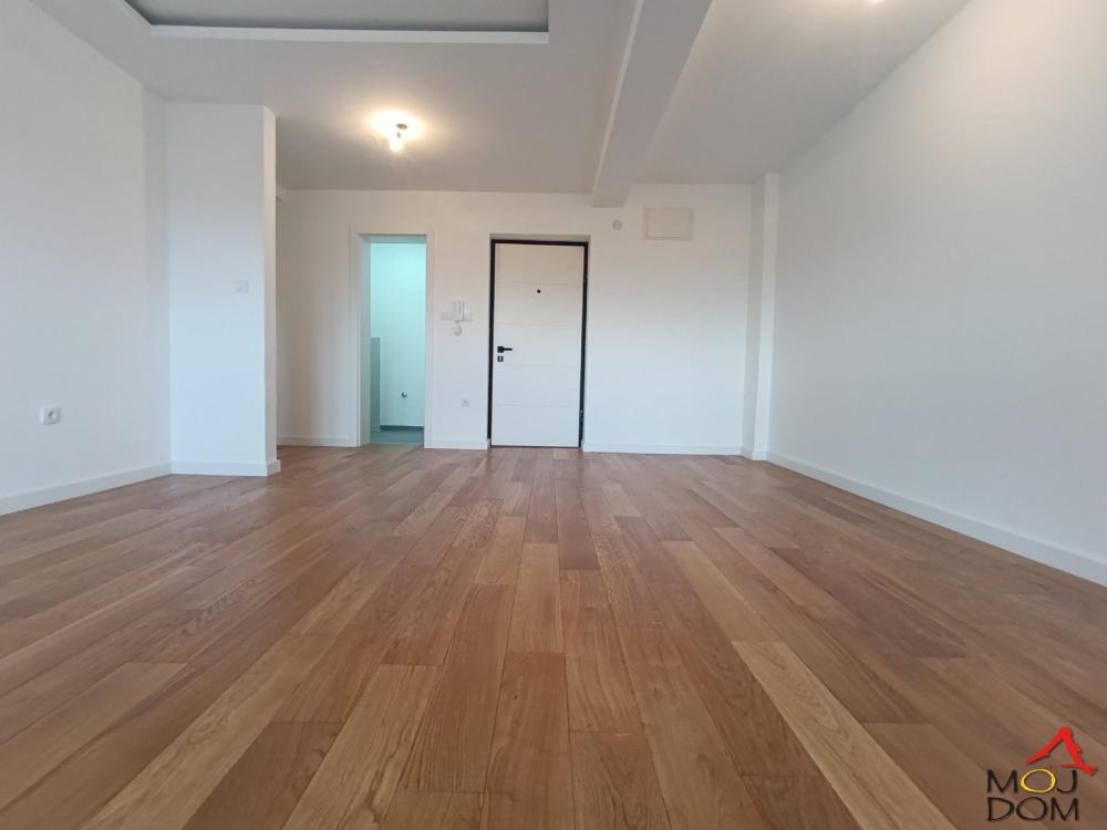 Slika 2 - Stan,NOVI SAD,PODBARA,kv: 45, € 131900, ID: 1030524