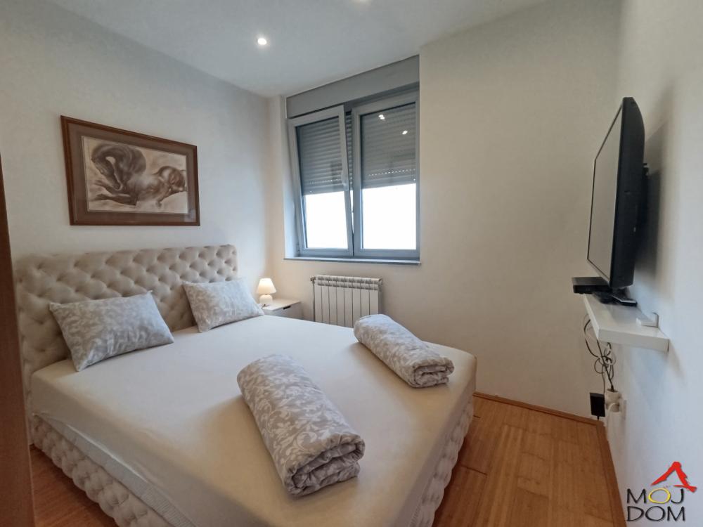 Slika 5 - Stan,NOVI SAD,CENTAR,kv: 31, € 111800, ID: 1030502