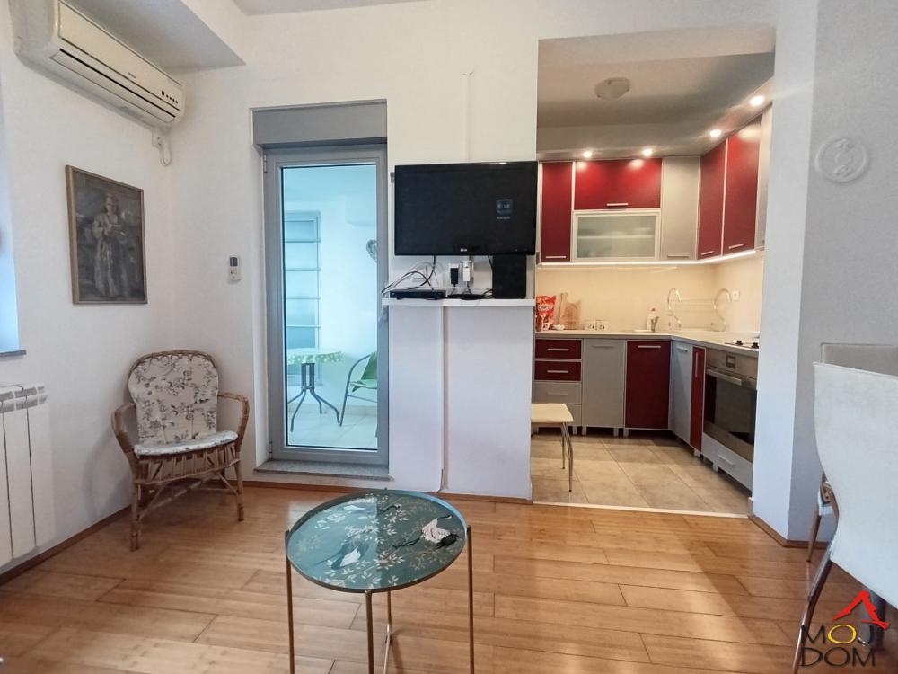 Slika 1 - Stan,NOVI SAD,CENTAR,kv: 31, € 111800, ID: 1030502