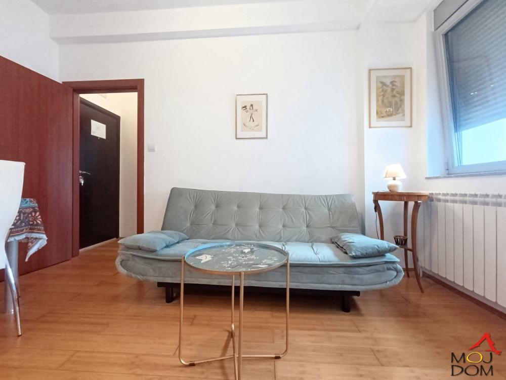 Slika 3 - Stan,NOVI SAD,CENTAR,kv: 31, € 111800, ID: 1030502