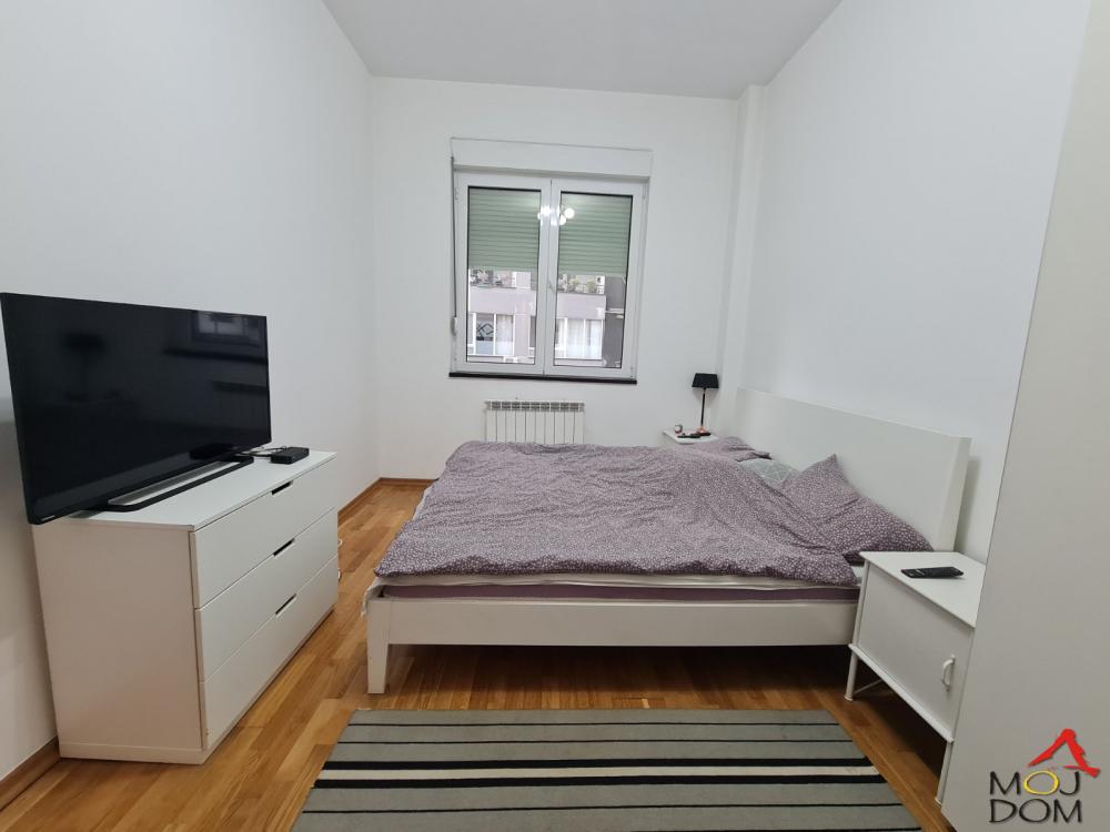 Slika 7 - Stan,NOVI SAD,BULEVAR,kv: 108, € 298100, ID: 1028142