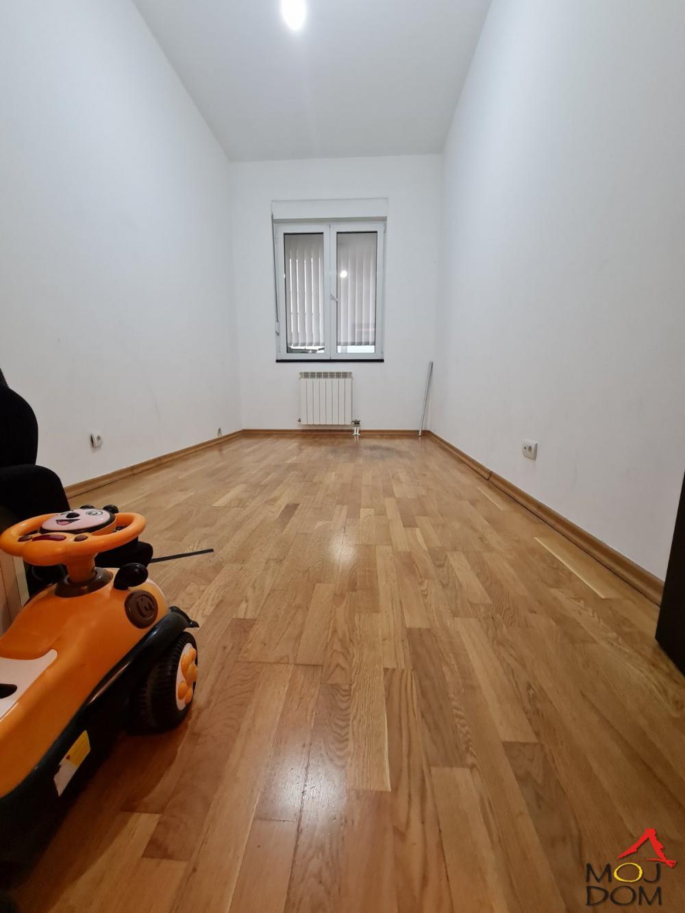 Slika 9 - Stan,NOVI SAD,BULEVAR,kv: 108, € 298100, ID: 1028142