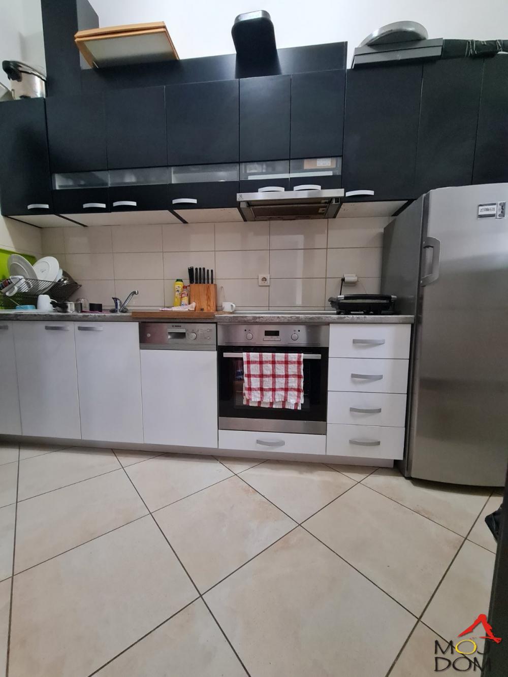 Slika 11 - Stan,NOVI SAD,BULEVAR,kv: 108, € 298100, ID: 1028142
