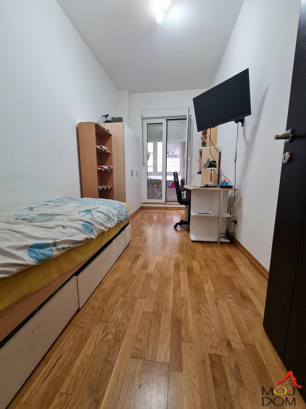 Slika 8 - Stan,NOVI SAD,BULEVAR,kv: 108, € 298100, ID: 1028142