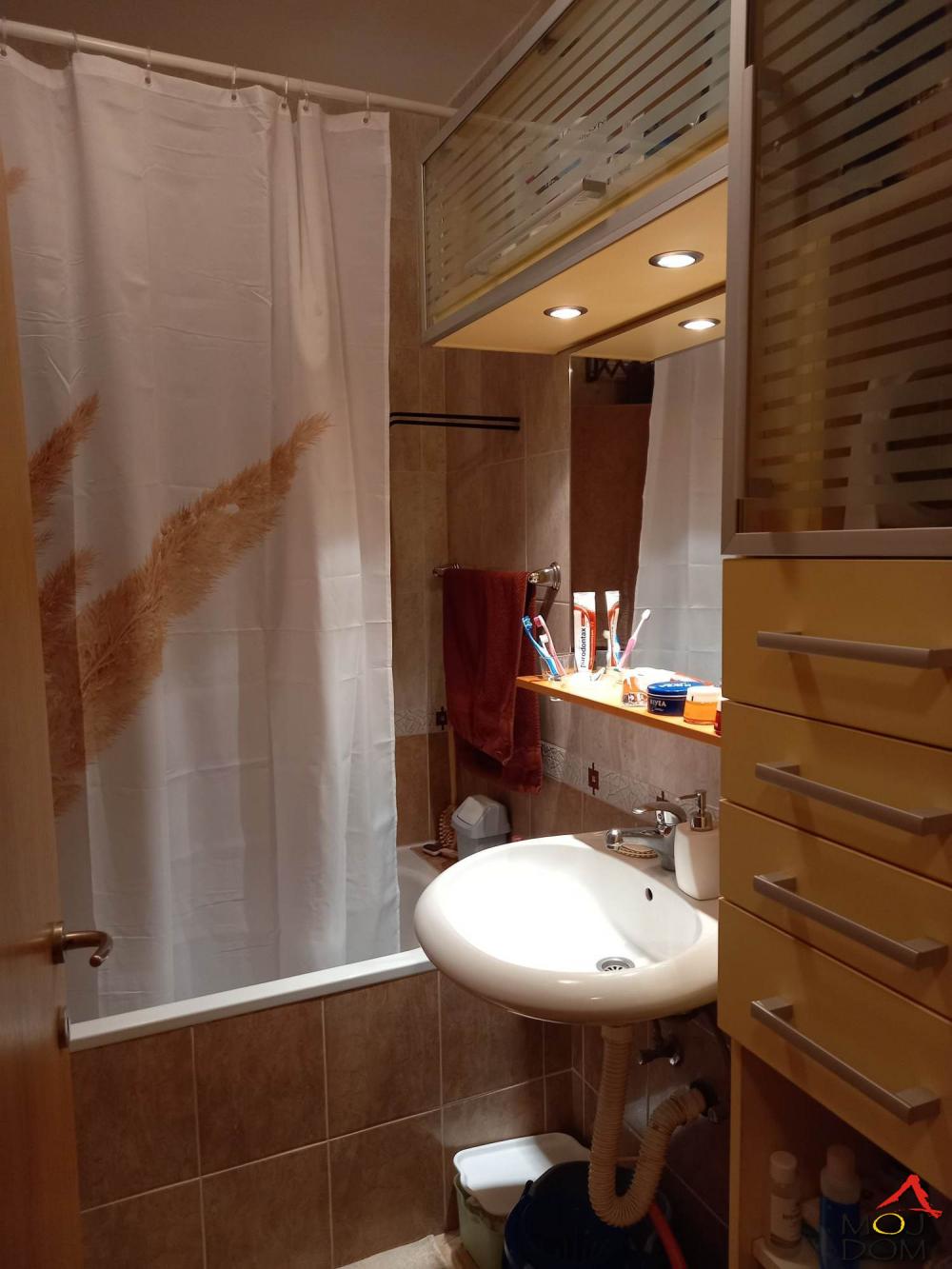 Slika 9 - Stan,NOVI SAD,NOVA DETELINARA,kv: 143, € 267800, ID: 1030206