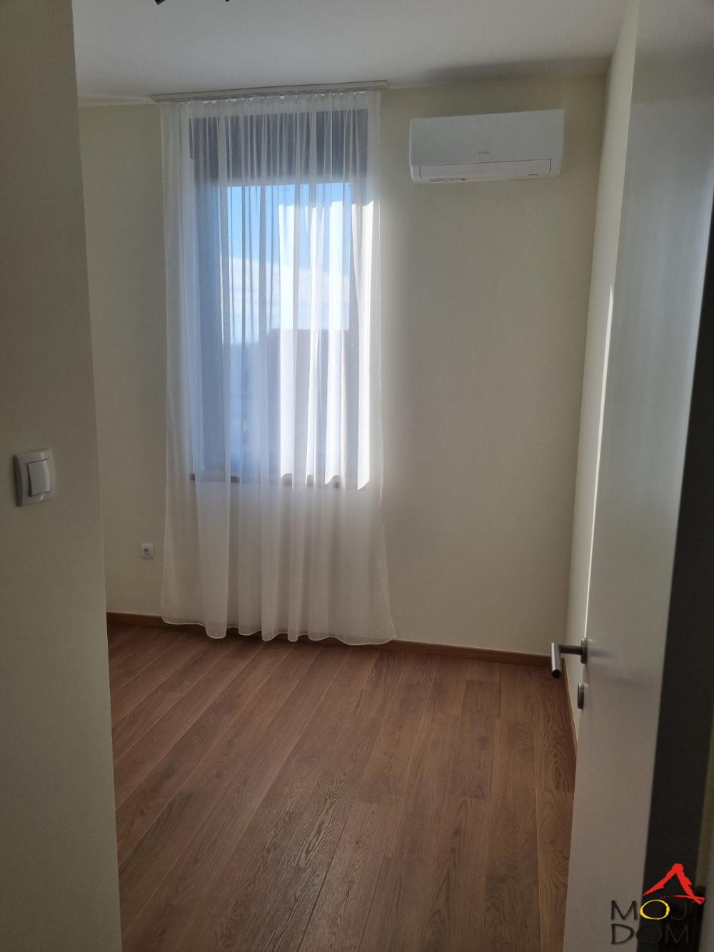 Slika 8 - Stan,NOVI SAD,TELEP,kv: 58, € 157600, ID: 1029887