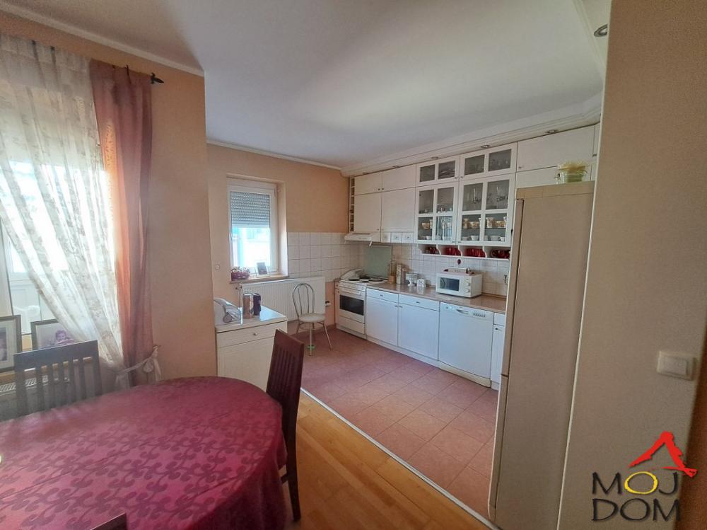 Slika 7 - Stan,NOVI SAD,GRBAVICA,kv: 49, € 128750, ID: 1030377