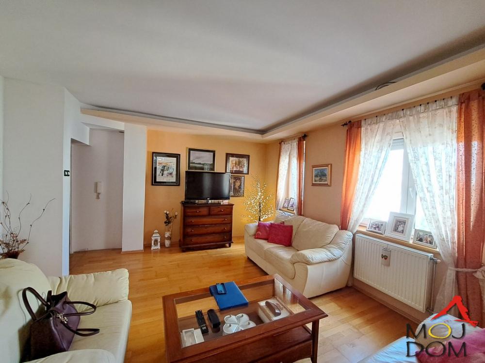 Slika 3 - Stan,NOVI SAD,GRBAVICA,kv: 49, € 128750, ID: 1030377