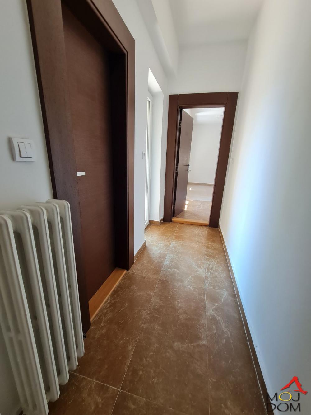 Slika 9 - Stan,NOVI SAD,CENTAR,kv: 114, € 241000, ID: 1028373