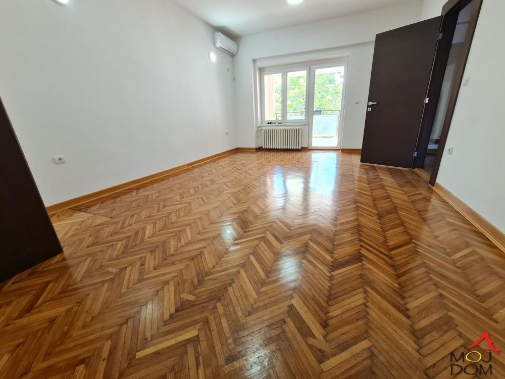 Slika 4 - Stan,NOVI SAD,CENTAR,kv: 114, € 241000, ID: 1028373