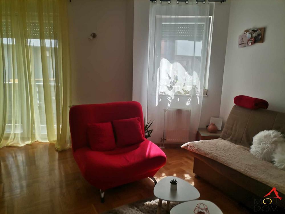 Glavna slika -Stan,NOVI SAD,SOMBORSKI BULEVAR,kv: 27, € 83600, ID: 1029283