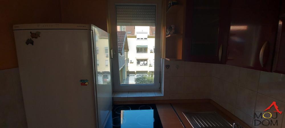 Slika 4 - Stan,NOVI SAD,GRBAVICA,kv: 56, € 161500, ID: 1030015