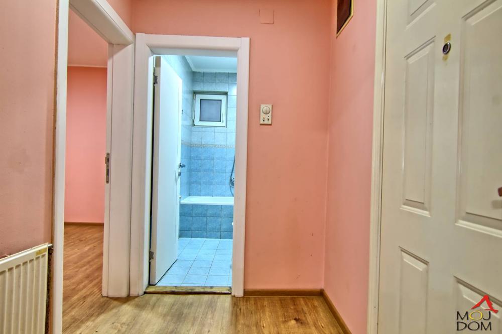 Slika 1 - Stan,NOVI SAD,BULEVAR,kv: 44, € 139000, ID: 1029610