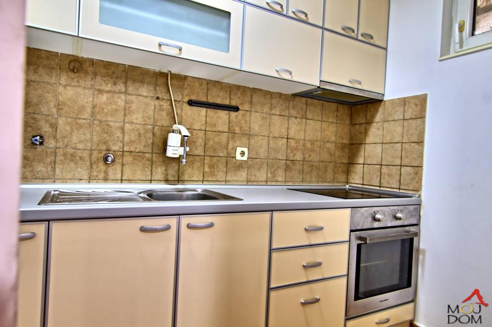 Slika 9 - Stan,NOVI SAD,BULEVAR,kv: 44, € 139000, ID: 1029610