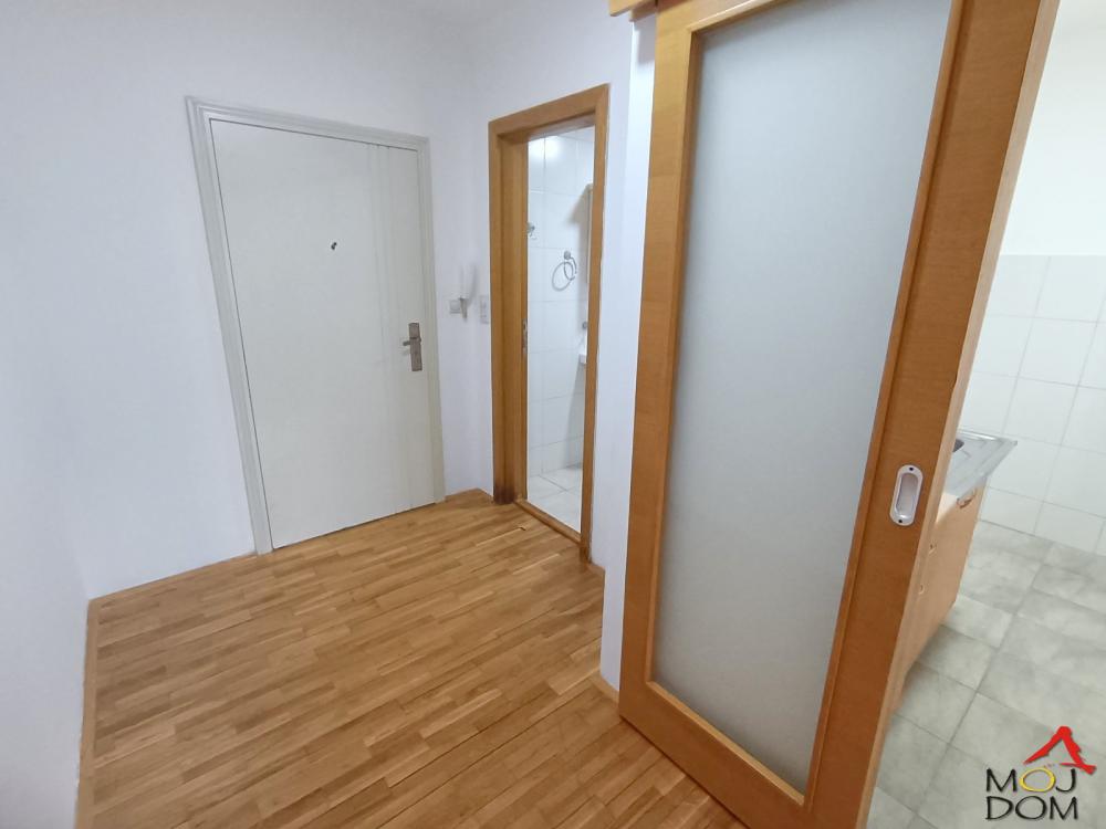 Slika 6 - Stan,NOVI SAD,ROTKVARIJA,kv: 32, € 107000, ID: 1029621