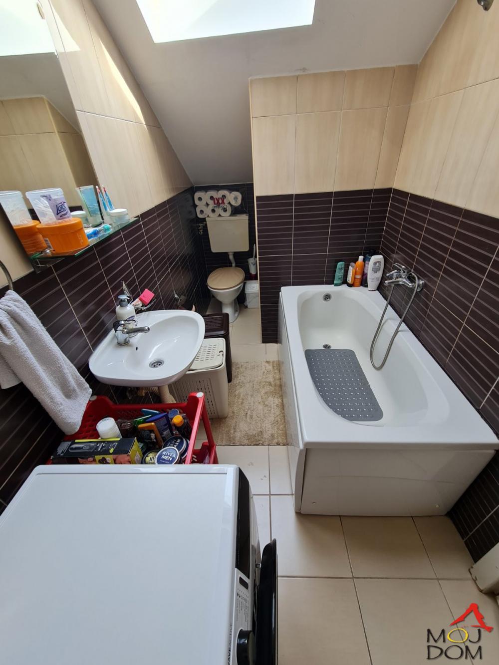 Slika 10 - Stan,PETROVARADIN,CENTAR,kv: 68, € 154500, ID: 1026117