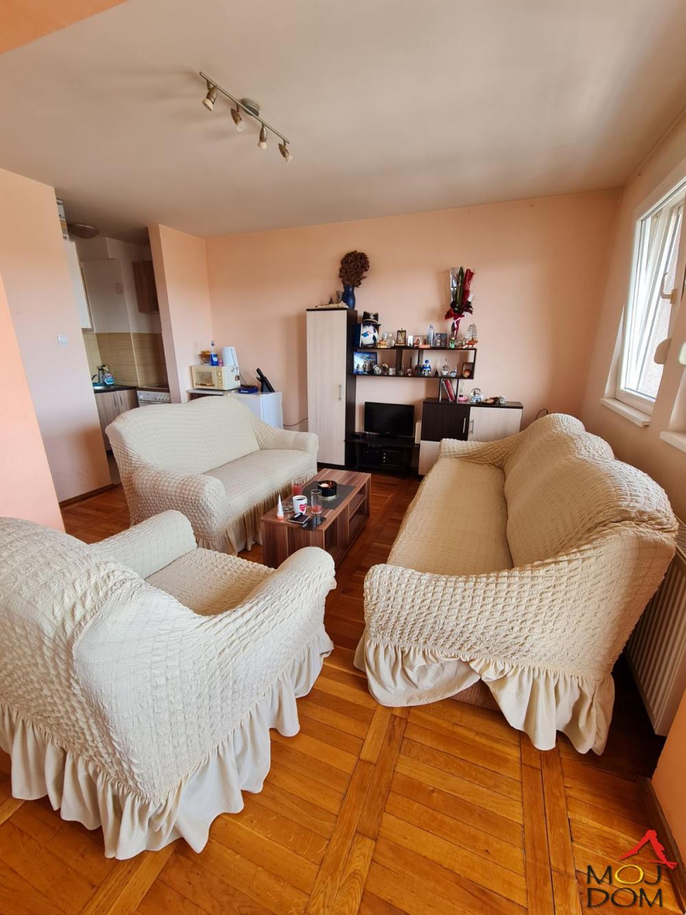 Slika 3 - Stan,PETROVARADIN,CENTAR,kv: 68, € 154500, ID: 1026117