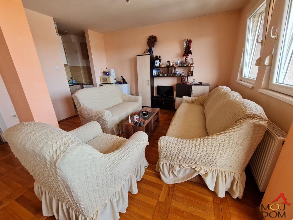 Slika 1 - Stan,PETROVARADIN,CENTAR,kv: 68, € 154500, ID: 1026117