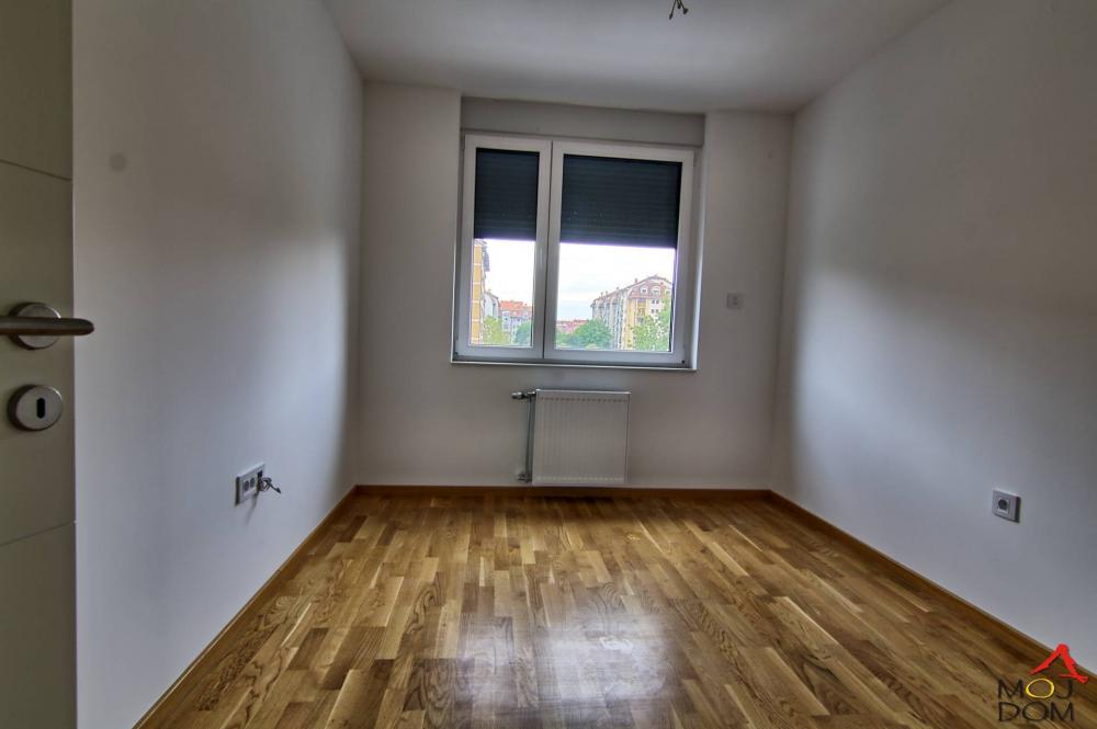 Slika 4 - Stan,NOVI SAD,SAJAM,kv: 85, € 214500, ID: 1029453