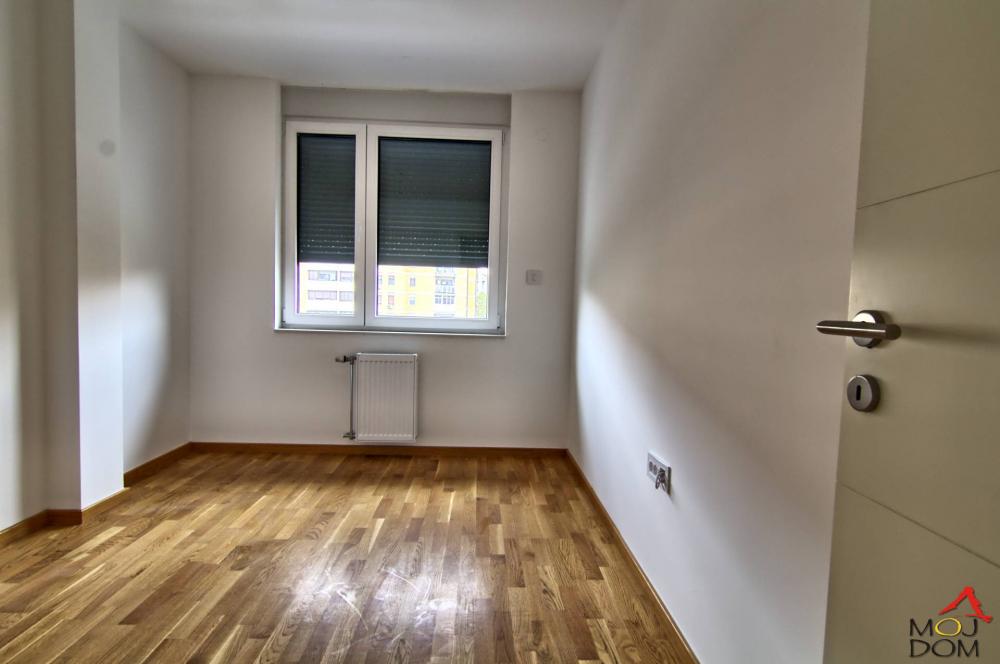 Slika 3 - Stan,NOVI SAD,SAJAM,kv: 85, € 214500, ID: 1029453