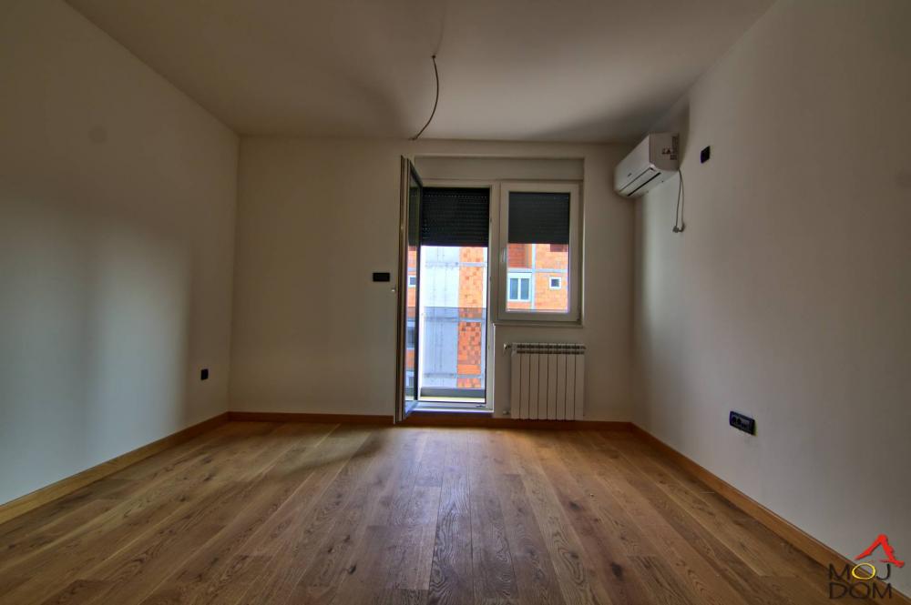 Slika 3 - Stan,NOVI SAD,TELEP,kv: 32, € 86500, ID: 1029971