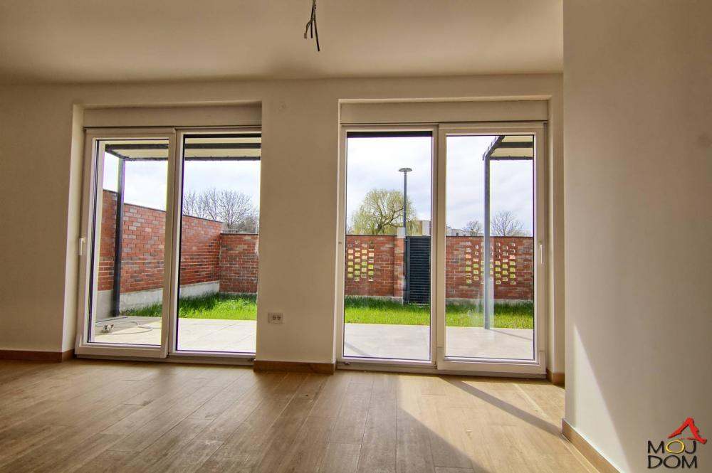 Slika 2 - Stan,PETROVARADIN,MIŠELUK,kv: 205, € 484100, ID: 1030130