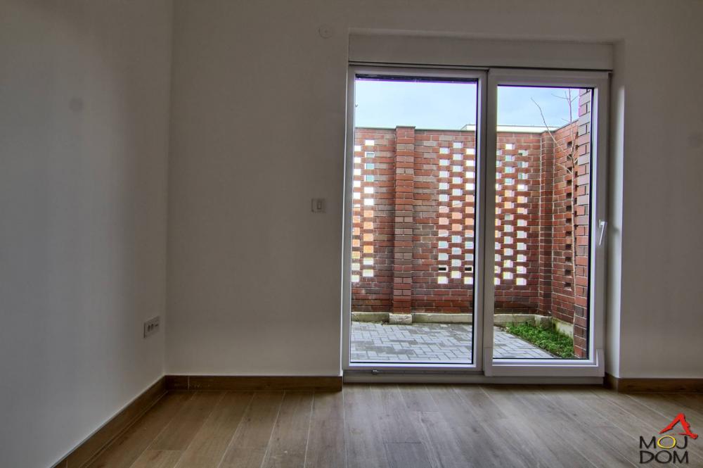 Slika 6 - Stan,PETROVARADIN,MIŠELUK,kv: 205, € 484100, ID: 1030130