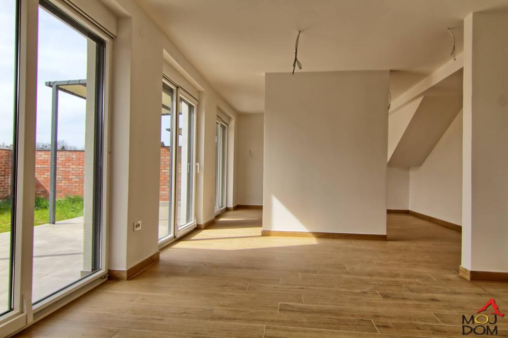 Slika 1 - Stan,PETROVARADIN,MIŠELUK,kv: 205, € 484100, ID: 1030130