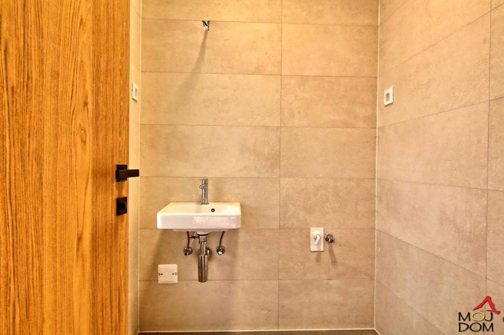 Slika 5 - Stan,PETROVARADIN,MIŠELUK,kv: 154, € 380070, ID: 1030131