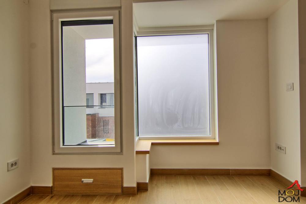 Slika 8 - Stan,PETROVARADIN,MIŠELUK,kv: 154, € 380070, ID: 1030131