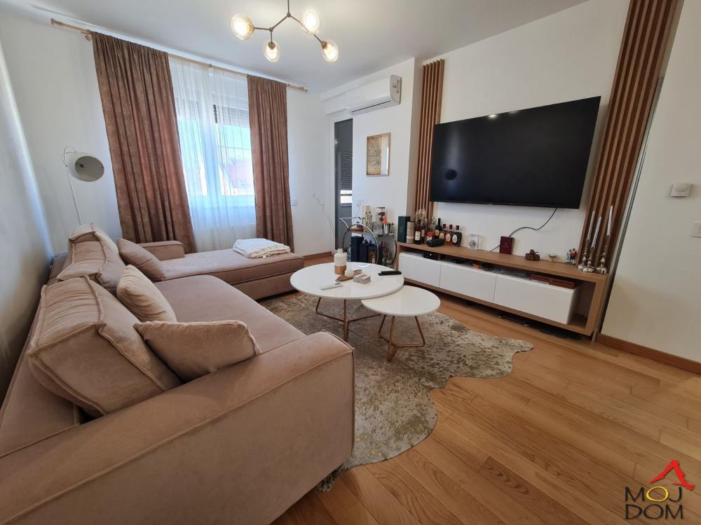 Slika 2 - Stan,NOVI SAD,CENTAR,kv: 58, € 203500, ID: 1028672