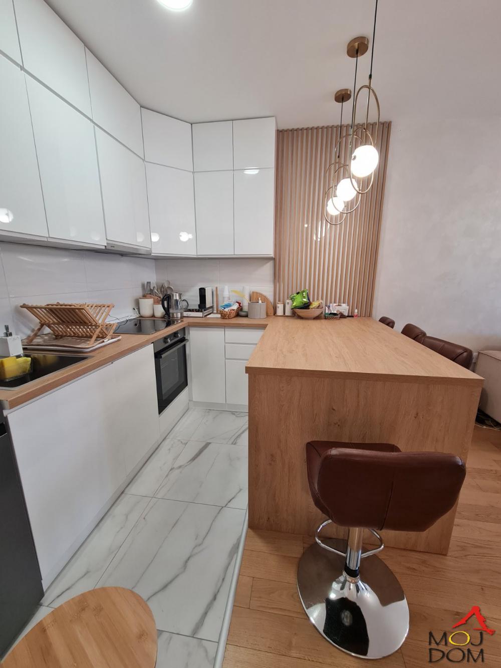 Slika 4 - Stan,NOVI SAD,CENTAR,kv: 58, € 203500, ID: 1028672