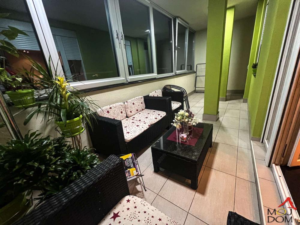 Slika 9 - Stan,NOVI SAD,SOMBORSKI BULEVAR,kv: 139, € 285000, ID: 1029314