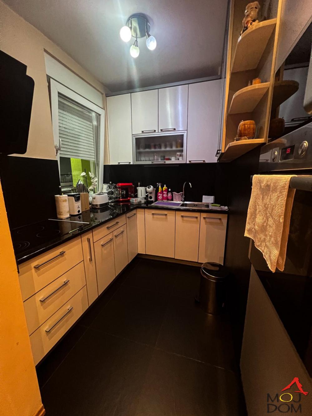 Slika 3 - Stan,NOVI SAD,SOMBORSKI BULEVAR,kv: 139, € 285000, ID: 1029314