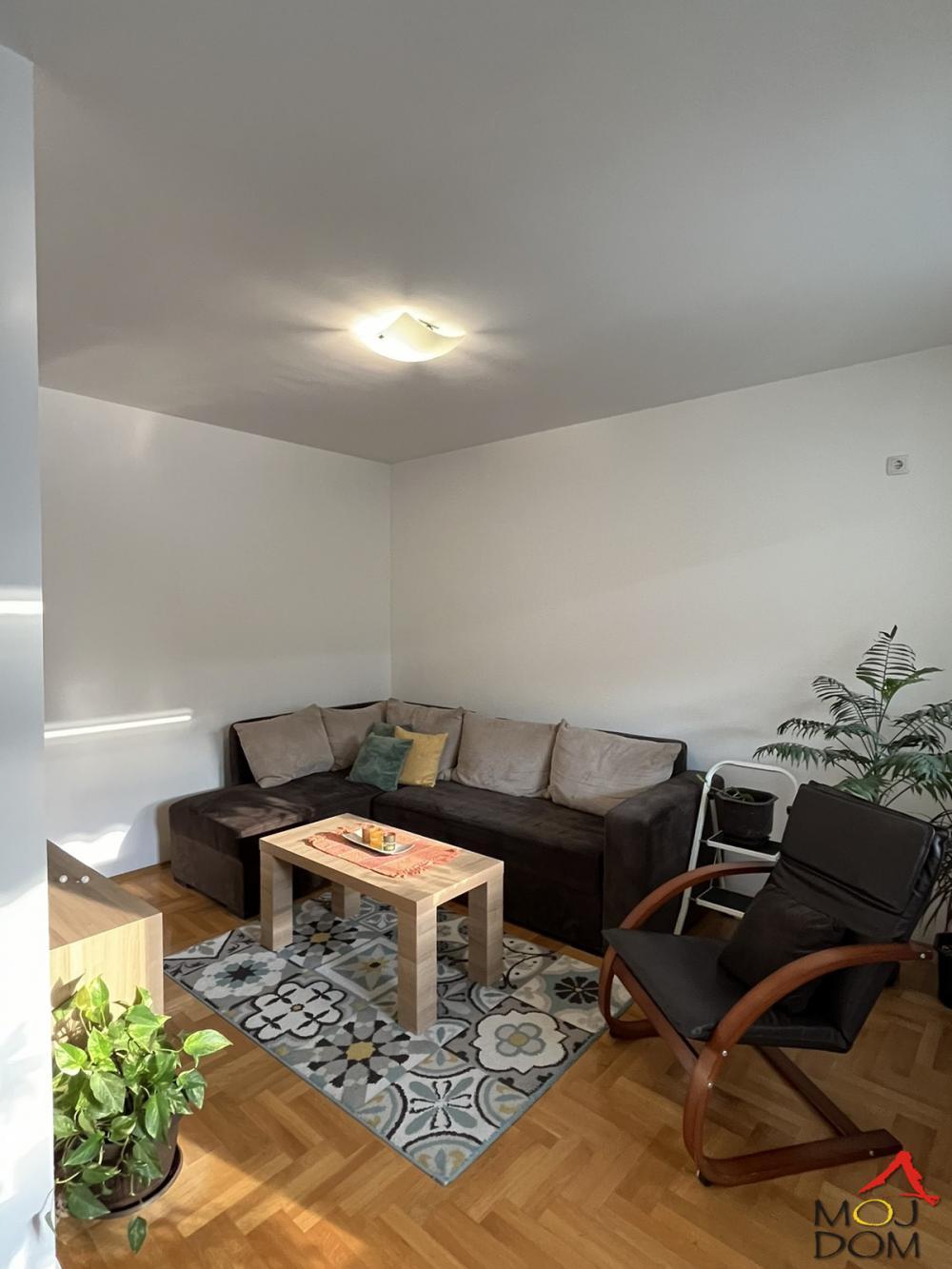 Glavna slika -Stan,NOVI SAD,SOMBORSKI BULEVAR,kv: 77, € 179200, ID: 1029148