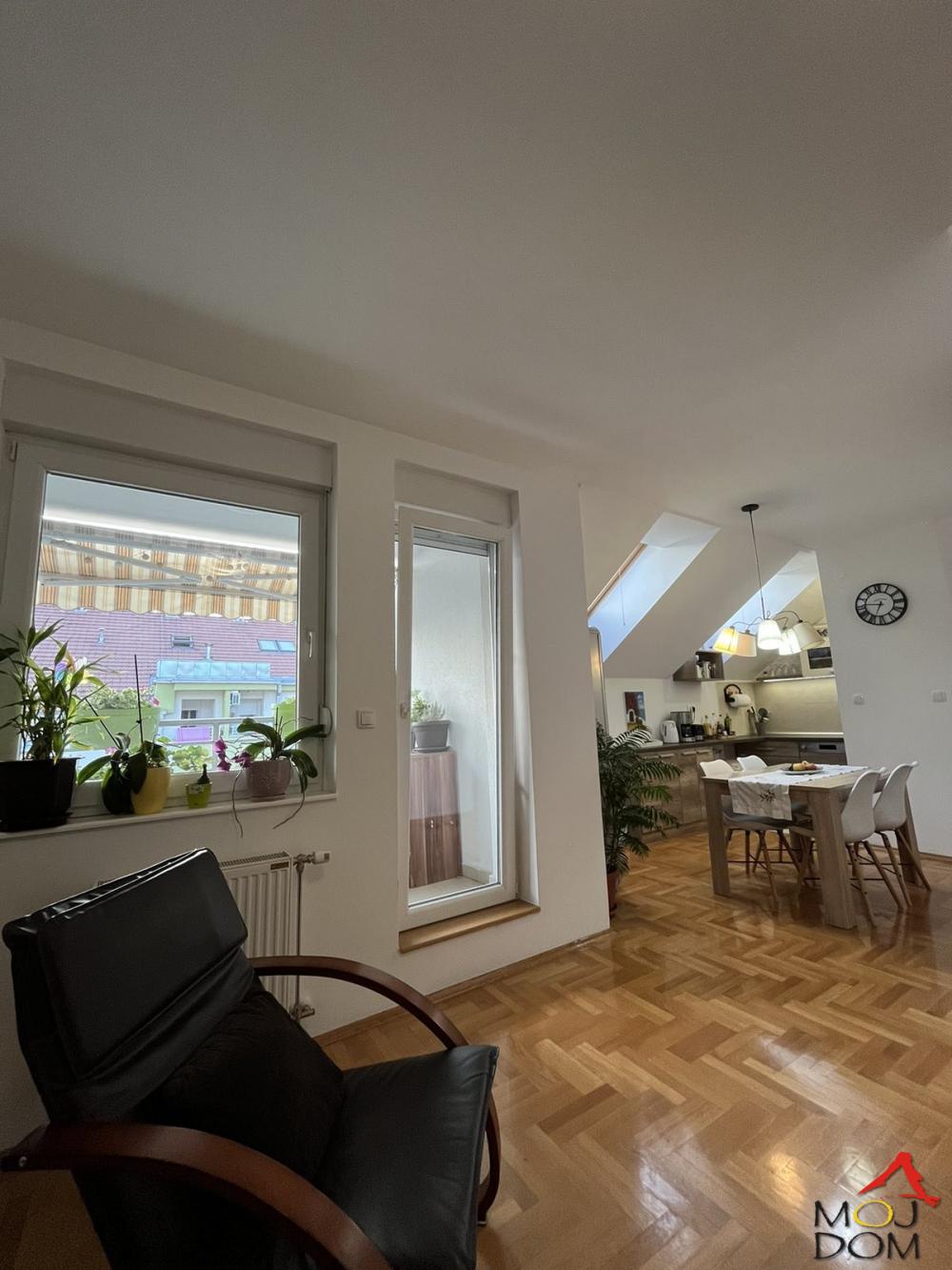 Slika 2 - Stan,NOVI SAD,SOMBORSKI BULEVAR,kv: 77, € 179200, ID: 1029148