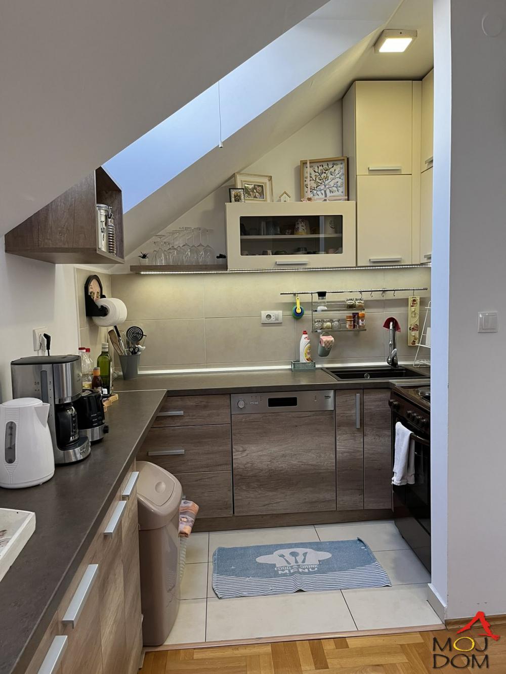 Slika 4 - Stan,NOVI SAD,SOMBORSKI BULEVAR,kv: 77, € 179200, ID: 1029148