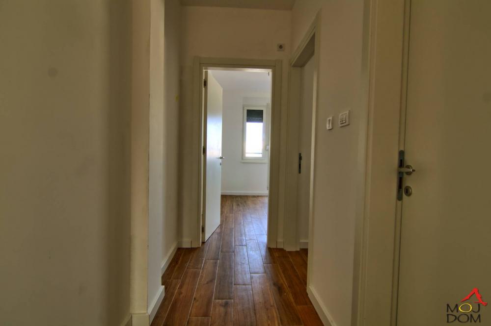 Slika 11 - Stan,NOVI SAD,SOMBORSKI BULEVAR,kv: 115, € 278100, ID: 1029925