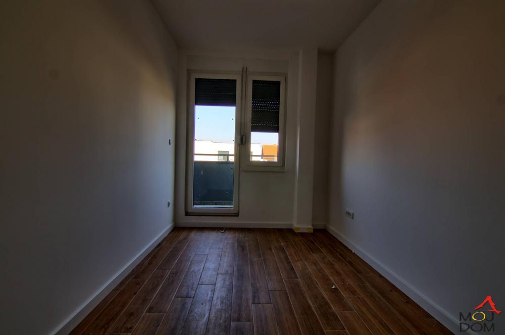 Slika 9 - Stan,NOVI SAD,SOMBORSKI BULEVAR,kv: 115, € 278100, ID: 1029925