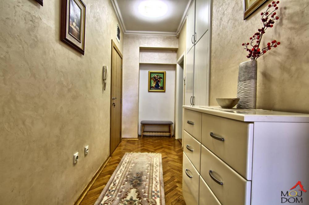 Slika 3 - Stan,NOVI SAD,CENTAR,kv: 44, € 136000, ID: 1029743